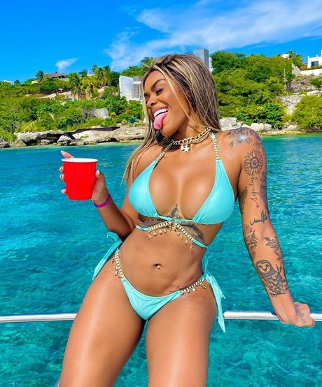 skinny wife onlyfans art naked plate