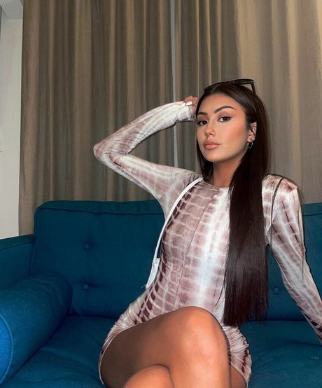 Willow Ziguras onlyfans model photo