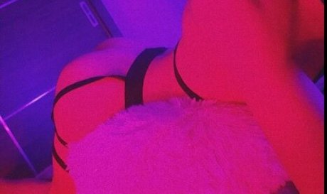 Sasha Moon onlyfans nude pictures