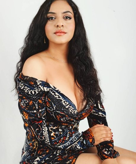 Olfa Fouzai onlyfans leaked tits