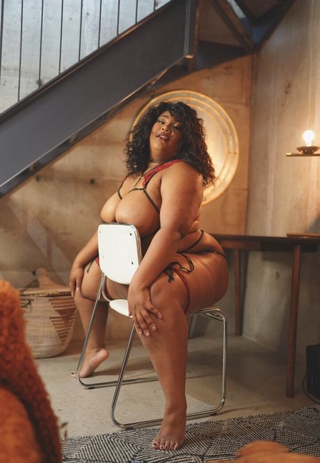 Aicha Black only fans review