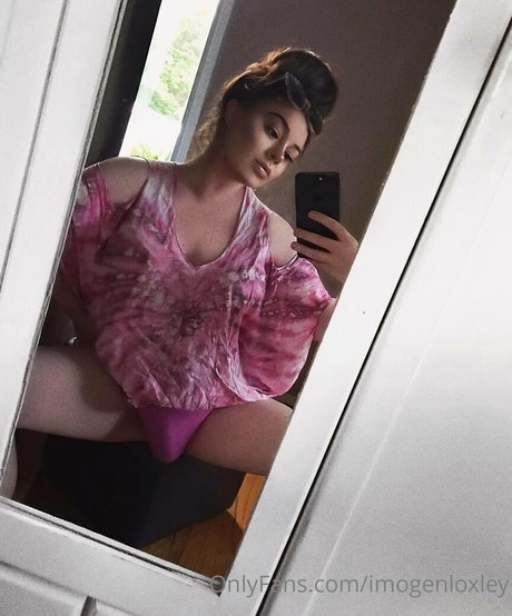 Imogen Loxley onlyfans photos