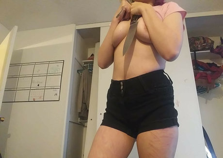 prettyparasite nude only fans