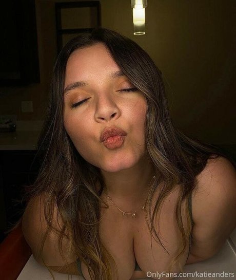Katie Anders onlyfans model photos