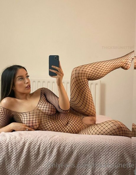 Thick Brunette onlyfans naked