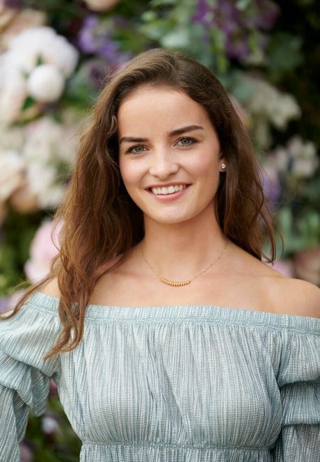 Catie Munnings tits onlyfans