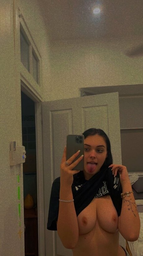 Kalisha Sugden naked onlyfans pics