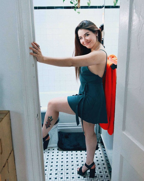 Autumn Farrell onlyfans naked pics