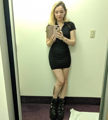 Autumn Farrell free only fans