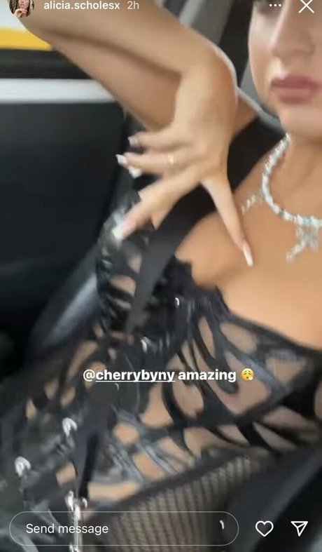 Alicia Scholes onlyfans naked