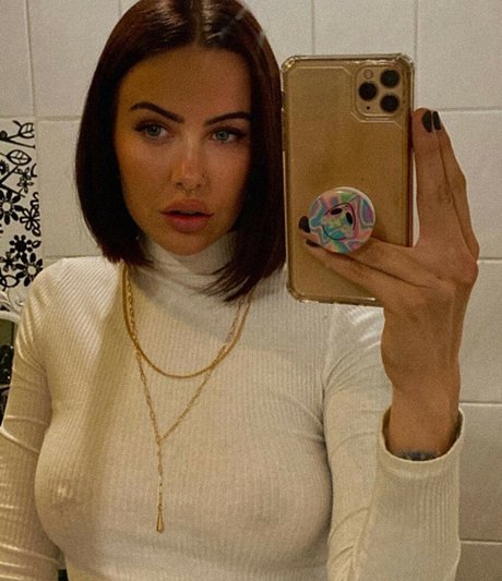 xlilysaffronx onlyfans leaks.