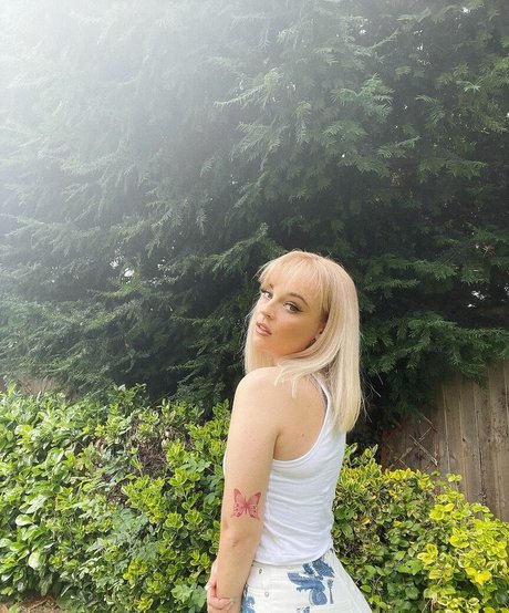 Emily Rose Perrin onlyfans model