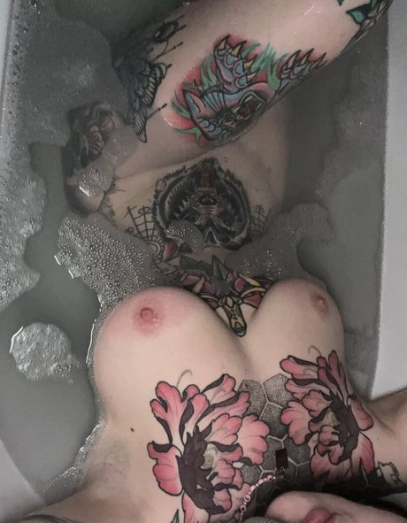 Pixie Peach onlyfans leaks.