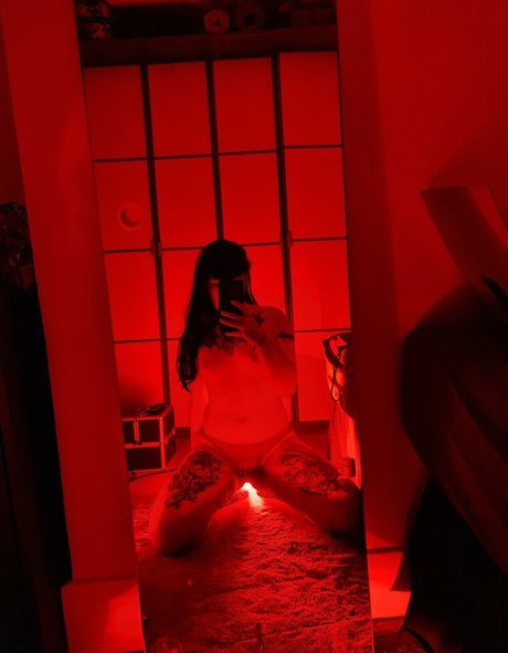 mybeautifulnightmare pics onlyfans