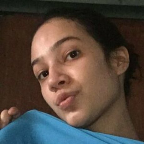 Sarah Holmes pics onlyfans