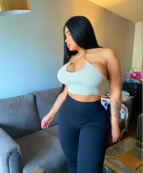 Italia Jimenez onlyfans model photos