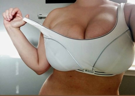 Avery Millah new onlyfans leaks