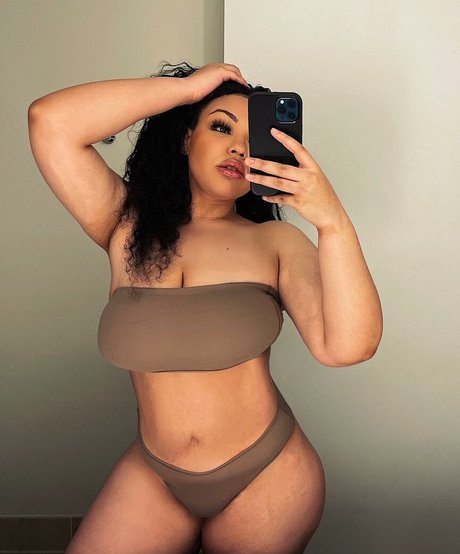 Tanya Mayenge onlyfans nudes leaked