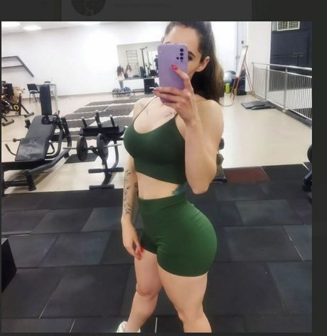 mysisterhot onlyfans model photo