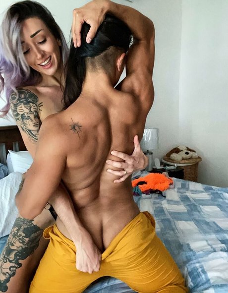 Elik fitcouplegirls onlyfans leak fuck