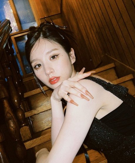 HeeJin onlyfans model photos