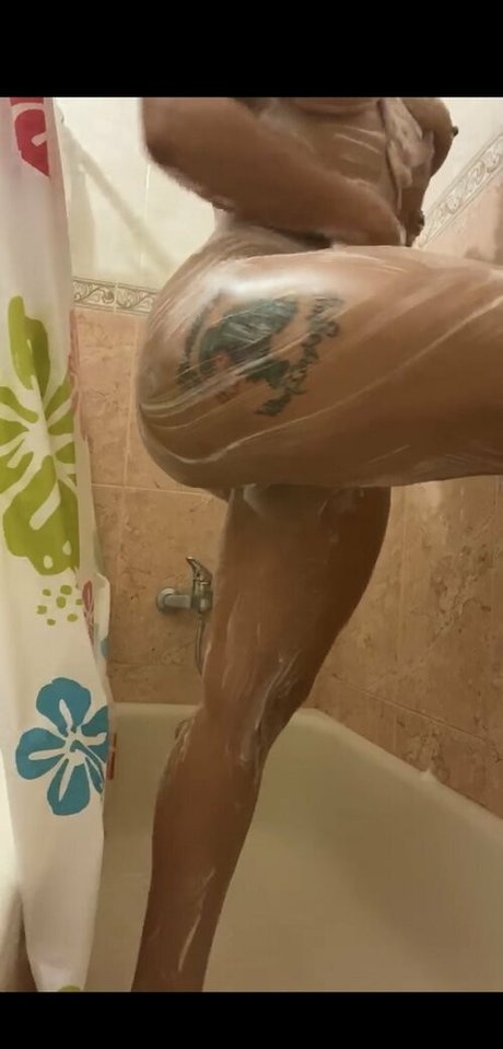 Taelermade desnuda onlyfans