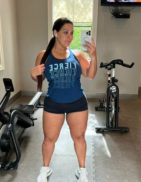 arysworld onlyfans model