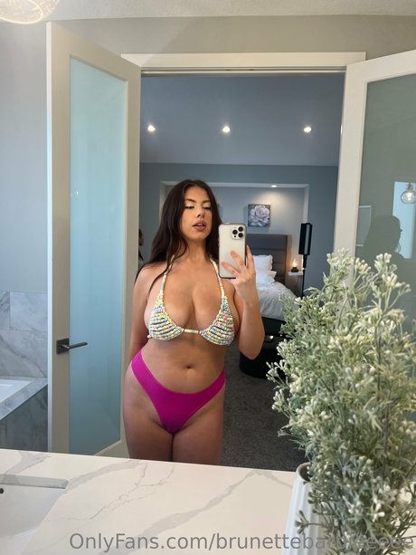 Lexi Winters onlyfans ass