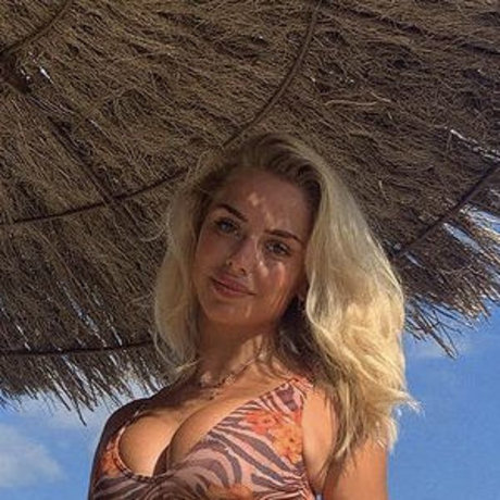 Mia Brodrick onlyfans leaks porn