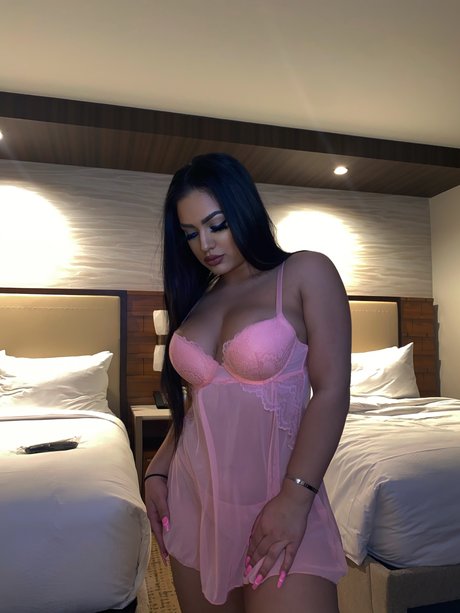 Nadia Khar onlyfans lesk