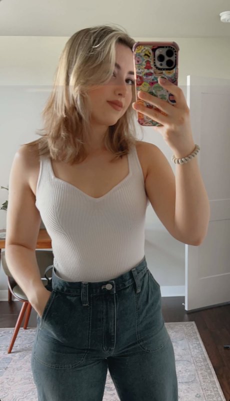 Alice Klomp onlyfans photos