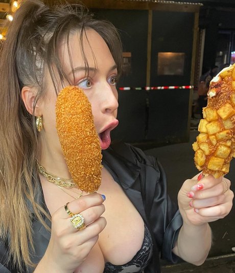 Elsie Hewitt onlyfans leaks