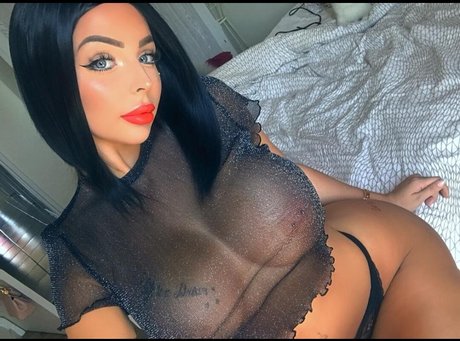 Kahina sbeauty_ onlyfans content