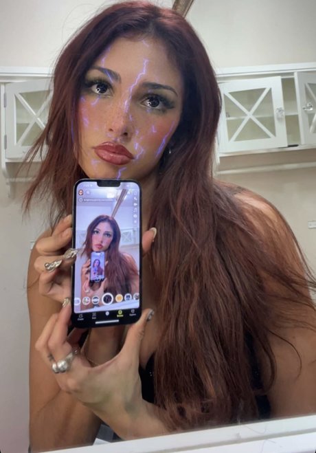 Isabella Ferregur onlyfans leaked