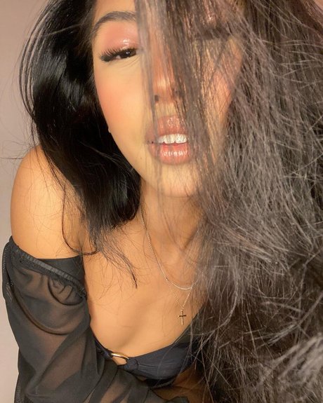 Alyanna Joelle onlyfans leajs