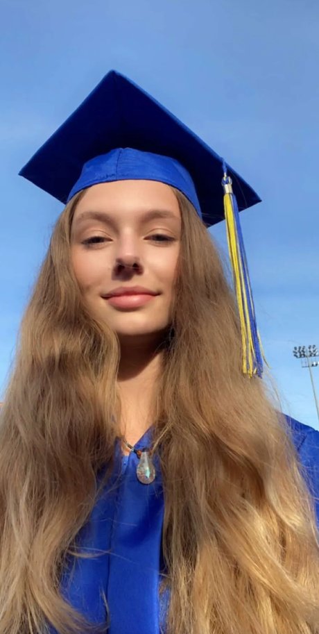 Lydia Renae onlyfans naked