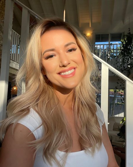 Marissa Dubois_ Profile pic