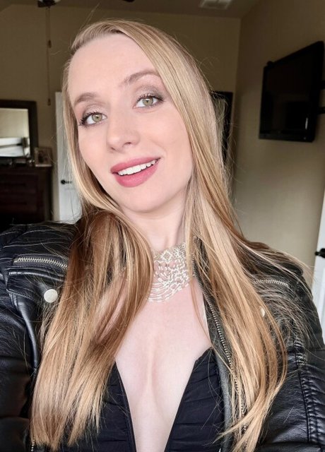 Alanis King onlyfans nude leak