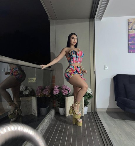 Colombiana Bombshell Mel onlyfans leaks