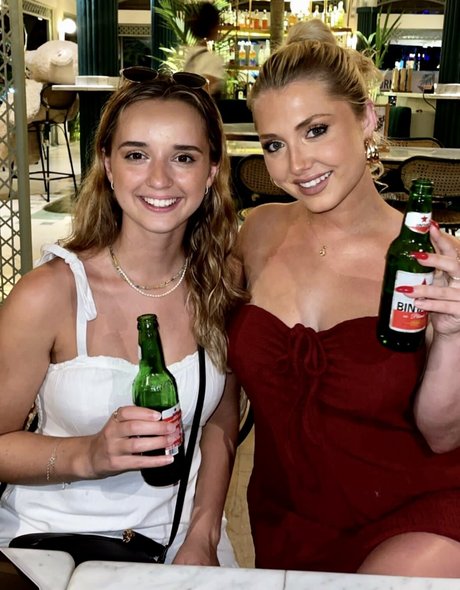 Hari Beavis onlyfans strip tease