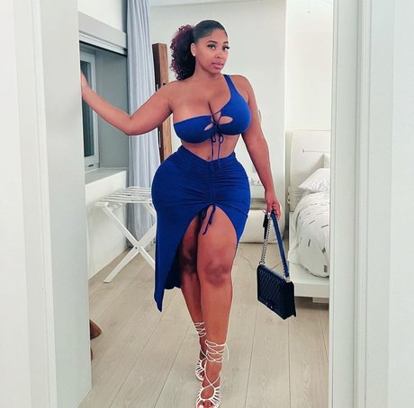 Shadee Monique onlyfans nude photos