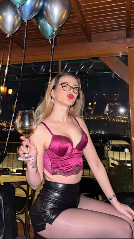 Oznur Guven_ nude porn onlyfans