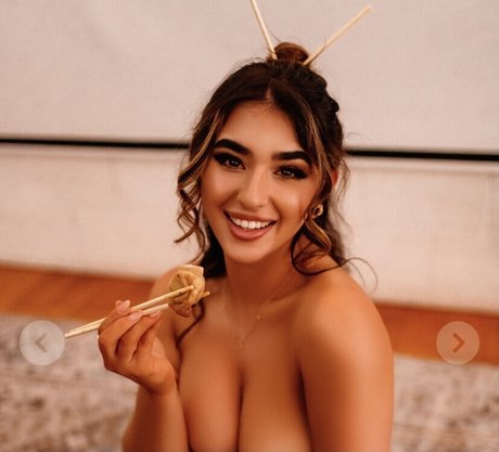 Sarah Compston onlyfans nudes porn