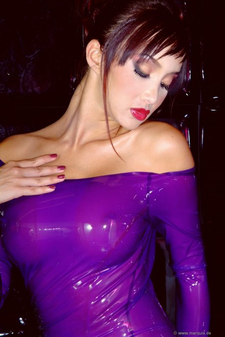 Celine Tran_ onlyfans strip