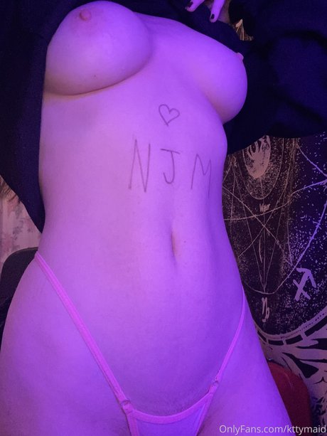 evievixxen only fans pictures