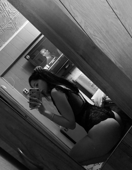 Cutie Lana naked onlyfans leak