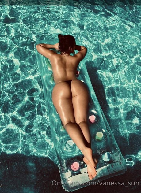 Vanessa Sun onlyfans pic