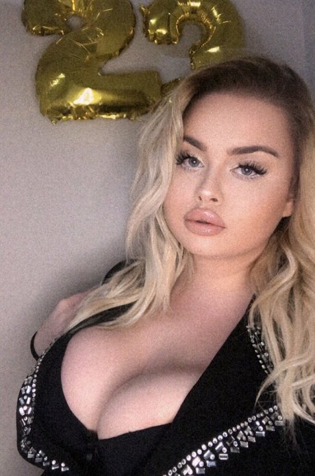 alexandrabbw onlyfans nudes