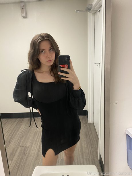 initialbrat Profile pic