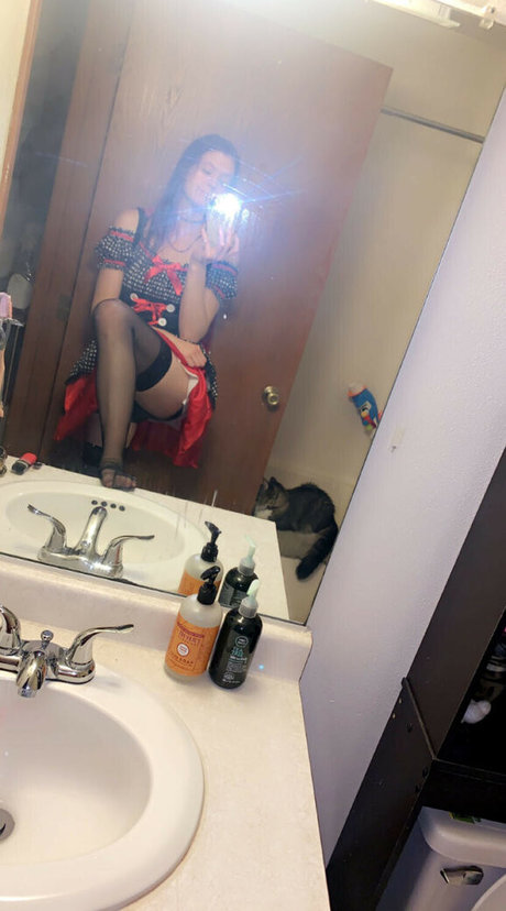 karma bitch998 onlyfans sex tape